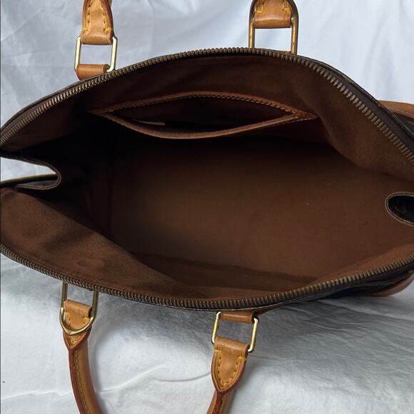 Louis Vuitton Alma PM Monogram Handbag - Picture 3 of 15